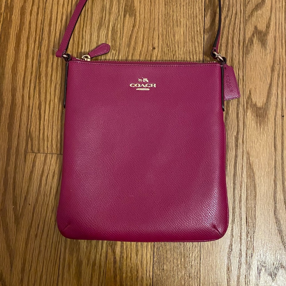 Hot pink coach crossbody purse